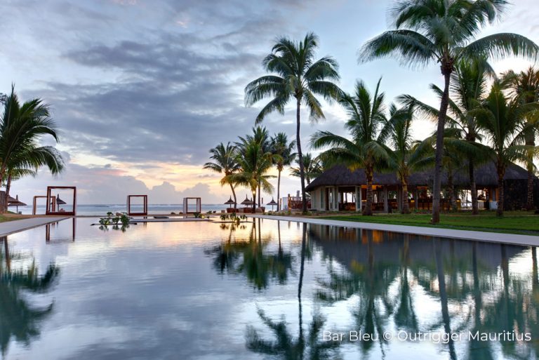 outrigger-mauritius-beach-resort-dining-bar-bleu7 Credited
