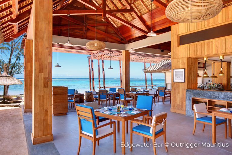 outrigger-mauritius-resort-dining-edgewater-bar1 Credited