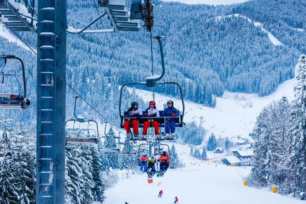 Ski lift Lizzis Luxury Edit 18Oct22