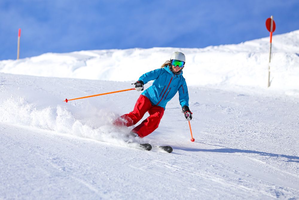 Woman skiing Lizzis Luxury Edit 18Oct22