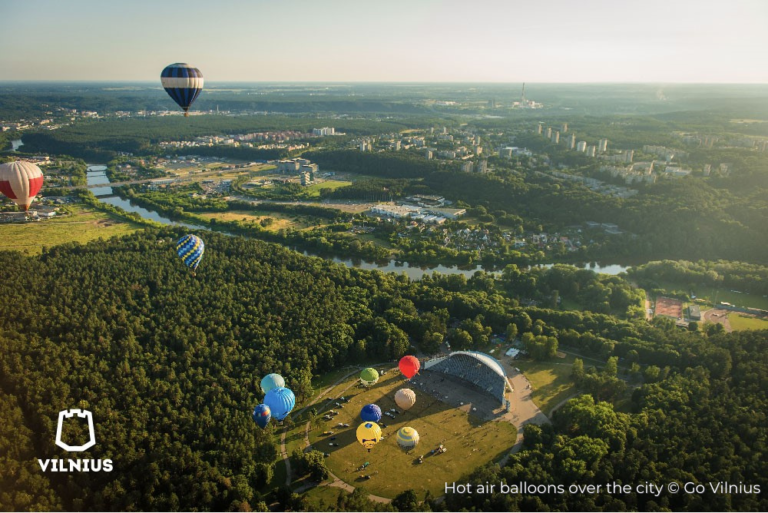 Hot air balloons Go Vilnius 21Dec22