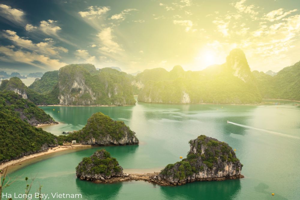 Lizzi Luxury Edit Wonders of the world Ha Long Bay, Vietnam 02Mar23