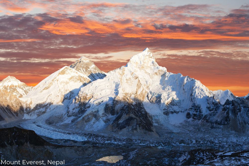 Lizzi Luxury Edit Wonders of the world Mount Everest 02Mar23
