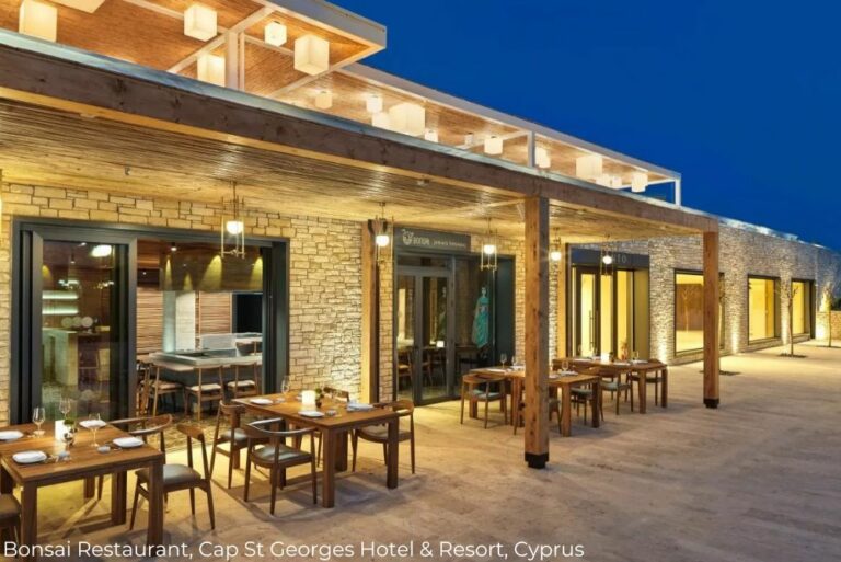 Lizzi Spain blog Cap St Georges Hotel & Resort Cyprus Bonsai Restaurant 16Mar23