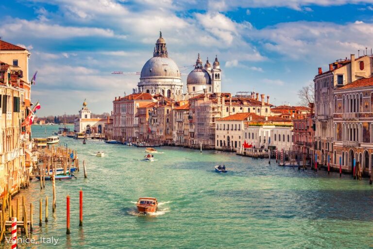 Highlights of Italy Venice Italy Canal 25May23